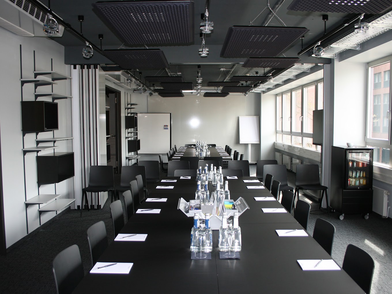 Coworking Spaces in Cologne with Free Water - Rent Your Office Space Now!